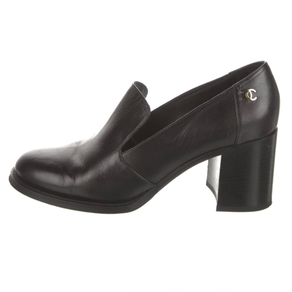 Chanel 2017 Interlocking CC Logo Pumps Women's Size: 9 | US9, IT39